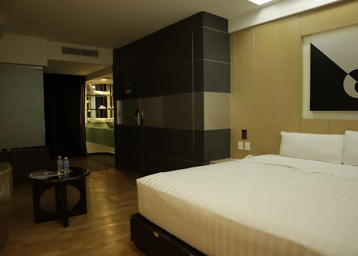 Love hotel Newport